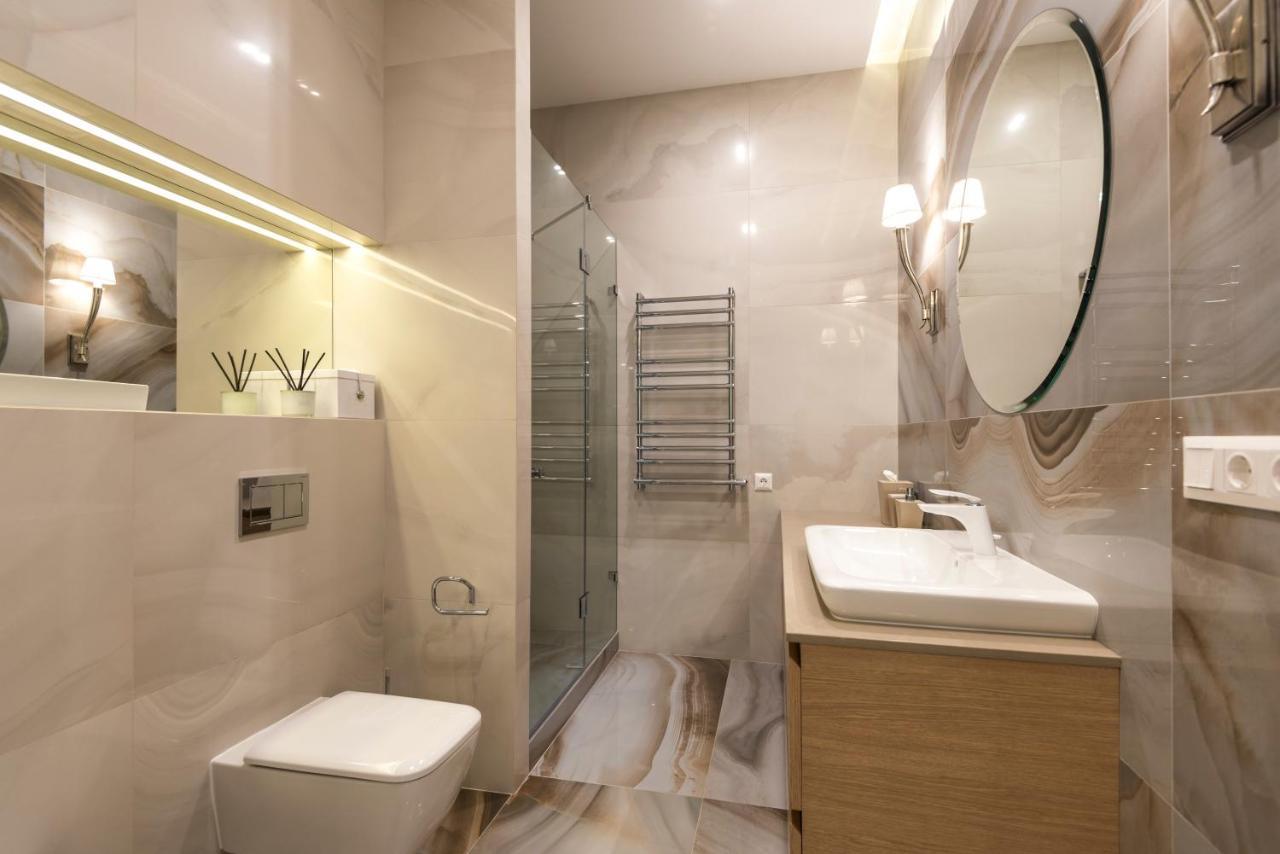 Hotel Kings Regency Drang Buitenkant foto