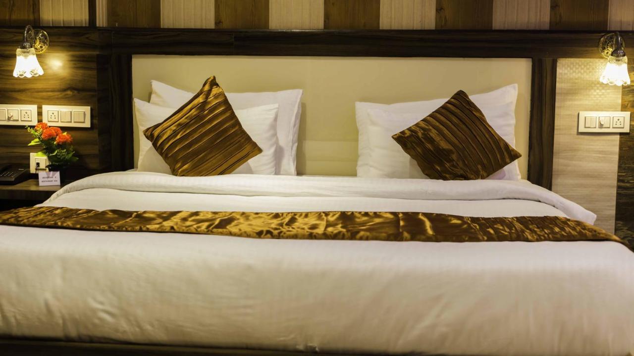Hotel Kings Regency Drang Buitenkant foto