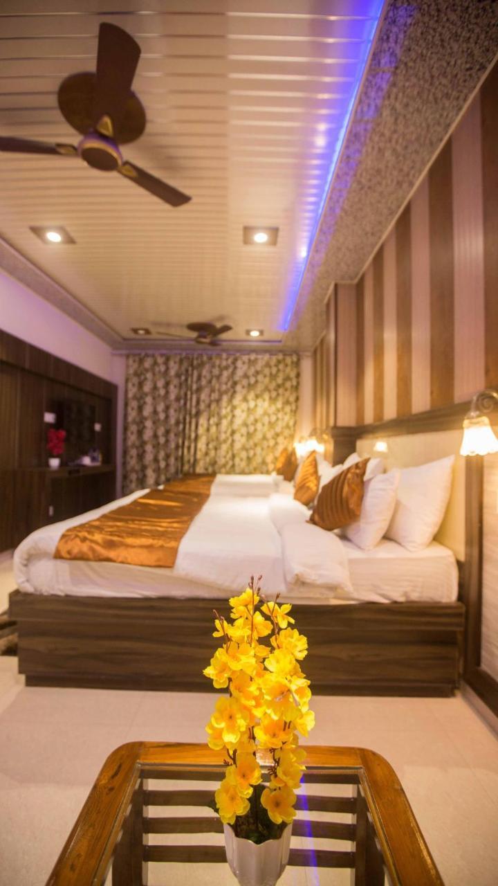 Hotel Kings Regency Drang Buitenkant foto