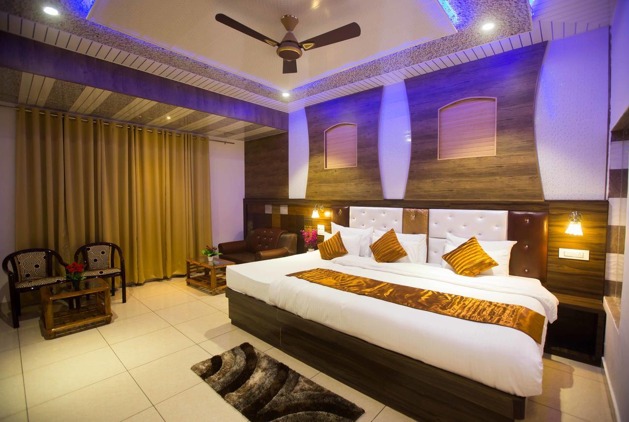 Hotel Kings Regency Drang Buitenkant foto
