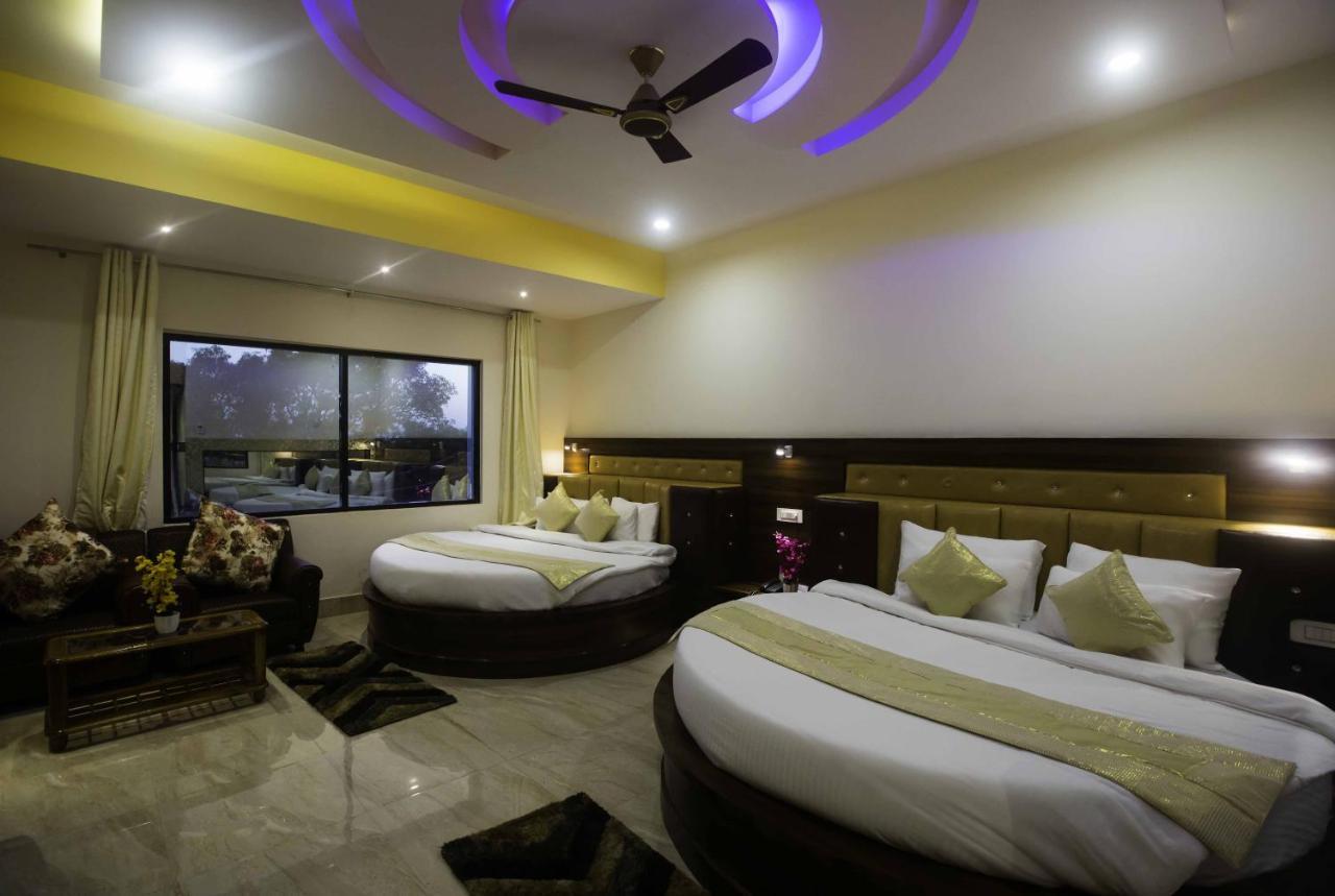 Hotel Kings Regency Drang Buitenkant foto