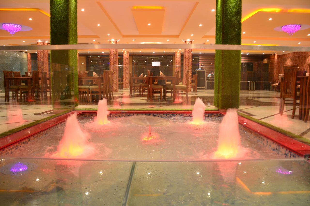 Hotel Kings Regency Drang Buitenkant foto