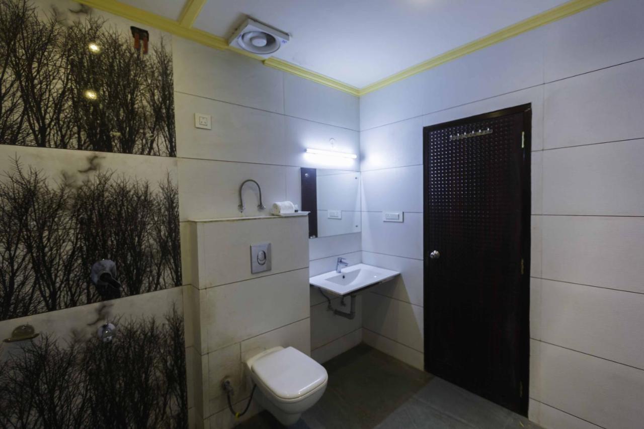 Hotel Kings Regency Drang Buitenkant foto
