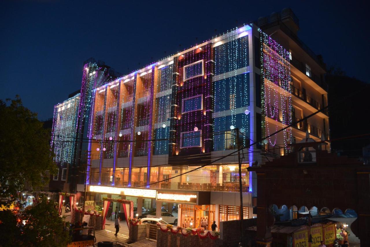 Hotel Kings Regency Drang Buitenkant foto