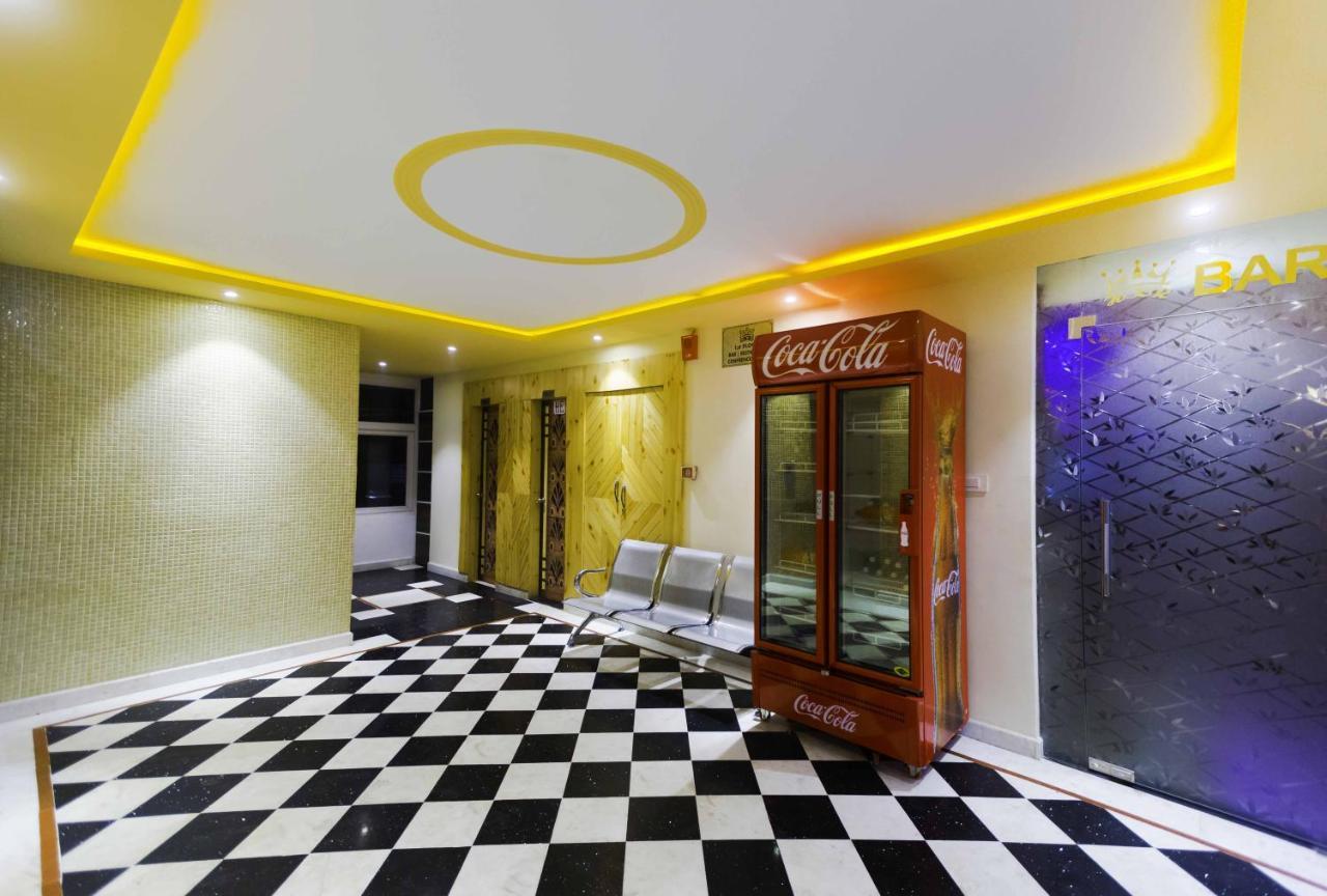 Hotel Kings Regency Drang Buitenkant foto