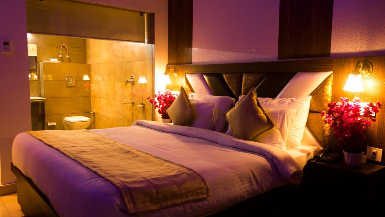 Hotel Kings Regency Drang Buitenkant foto