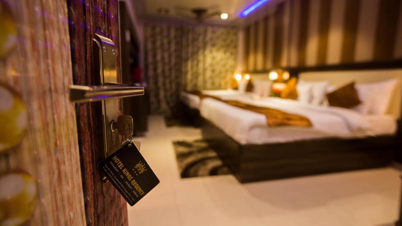 Hotel Kings Regency Drang Buitenkant foto